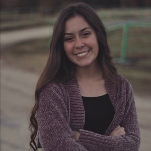Meet your Posher, Alyssa